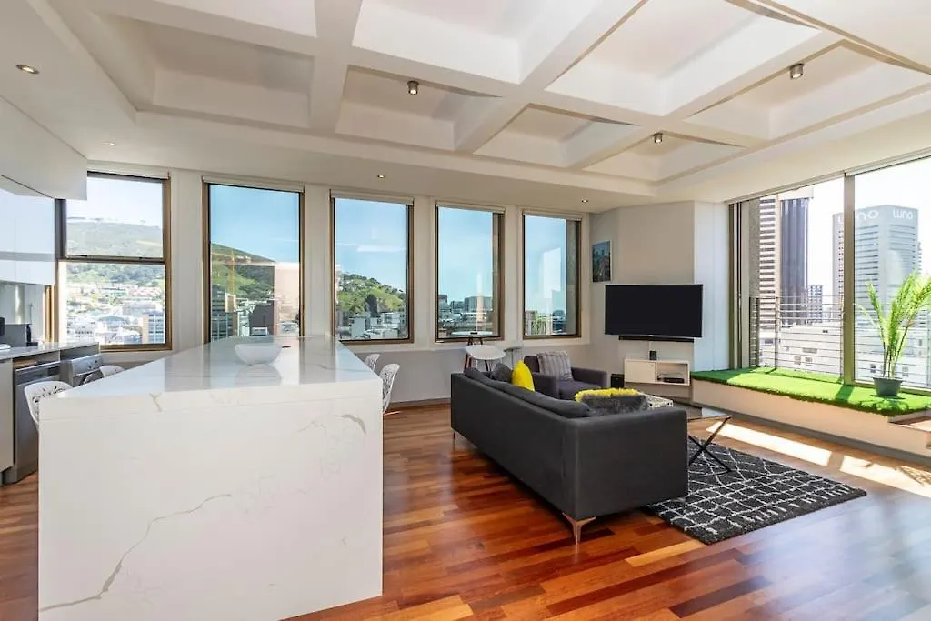 Executive Gem At Cartwrights Corner By Itc Hospitality With City & Harbour Views Cape Town