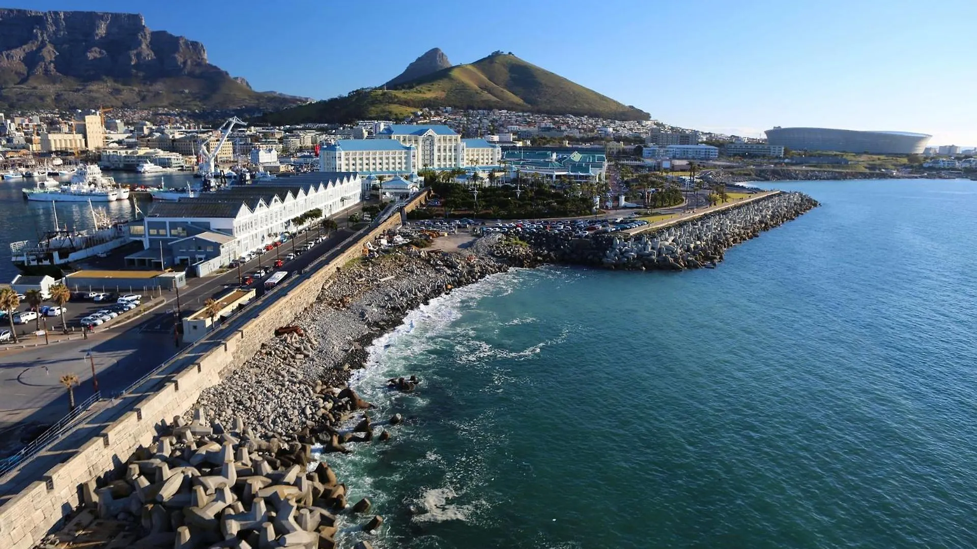 Executive Gem At Cartwrights Corner By Itc Hospitality With City & Harbour Views Cape Town