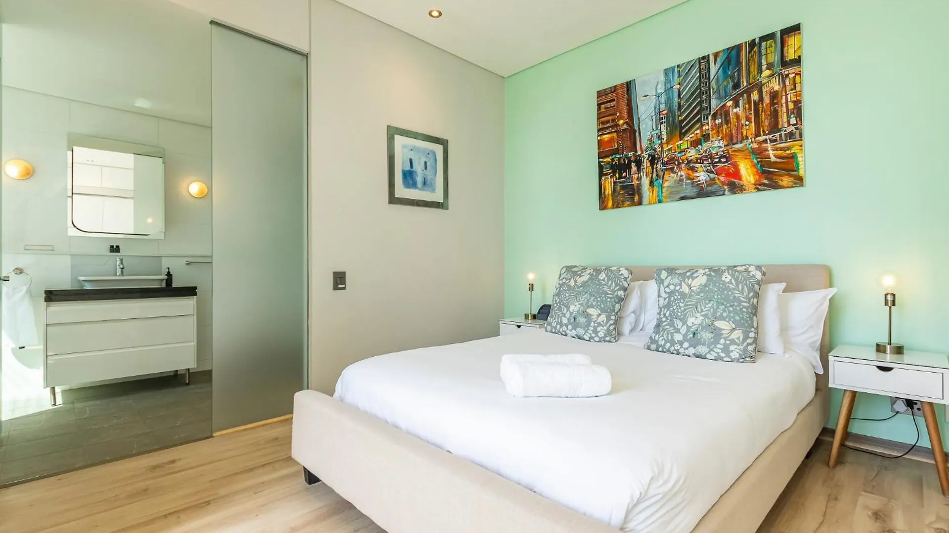 Apartment Executive Gem At Cartwrights Corner By Itc Hospitality With City & Harbour Views Cape Town